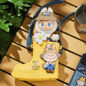 Labubu Rain Boot Bag – Fall In Wild Serie | Uniek, Praktisch & Speels Accessoire