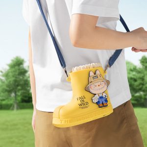 Labubu Rain Boot Bag – Fall In Wild Serie | Uniek, Praktisch & Speels Accessoire