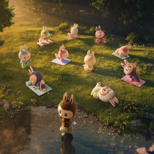 Labubu Americano Beeldje – Lazy Yoga Serie