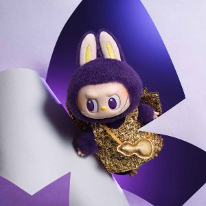 Labubu × Pronounce “Wings of Fortune” – Sleutelhanger van Pluche & Vinyl (10 cm)