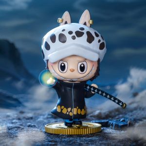 Labubu × One Piece Trafalgar Law Figurine – Gelimiteerde Anime Collectible