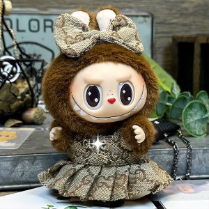 Labubu Safari Stijl – Natuurlijke Elegantie