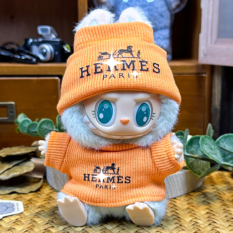 Labubu Orange Sunshine – Zachtheid en Stralende Vrolijkheid