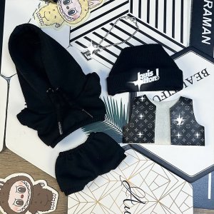 Zwart Streetwear Set voor Labubu – Urban Stijl en Charisma