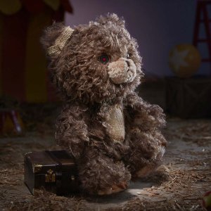 Hirono Bear Vinyl Plush Doll | Designer Art Knuffel Collectible