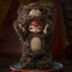 Hirono Bear Vinyl Plush Doll | Designer Art Knuffel Collectible