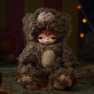 Hirono Bear Vinyl Plush Doll | Designer Art Knuffel Collectible